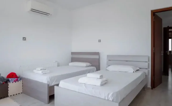 Villa for rent 300 m² in Paphos, Pegeia