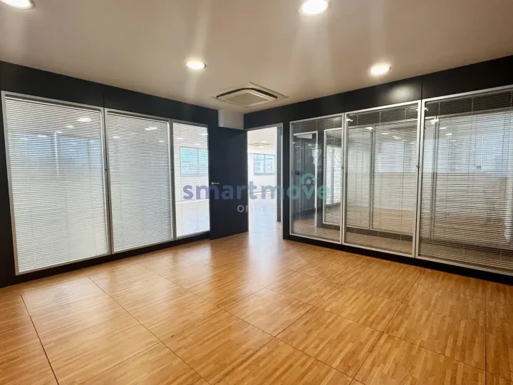 Office 300 m² for rent in Limassol, Agios Athanasios