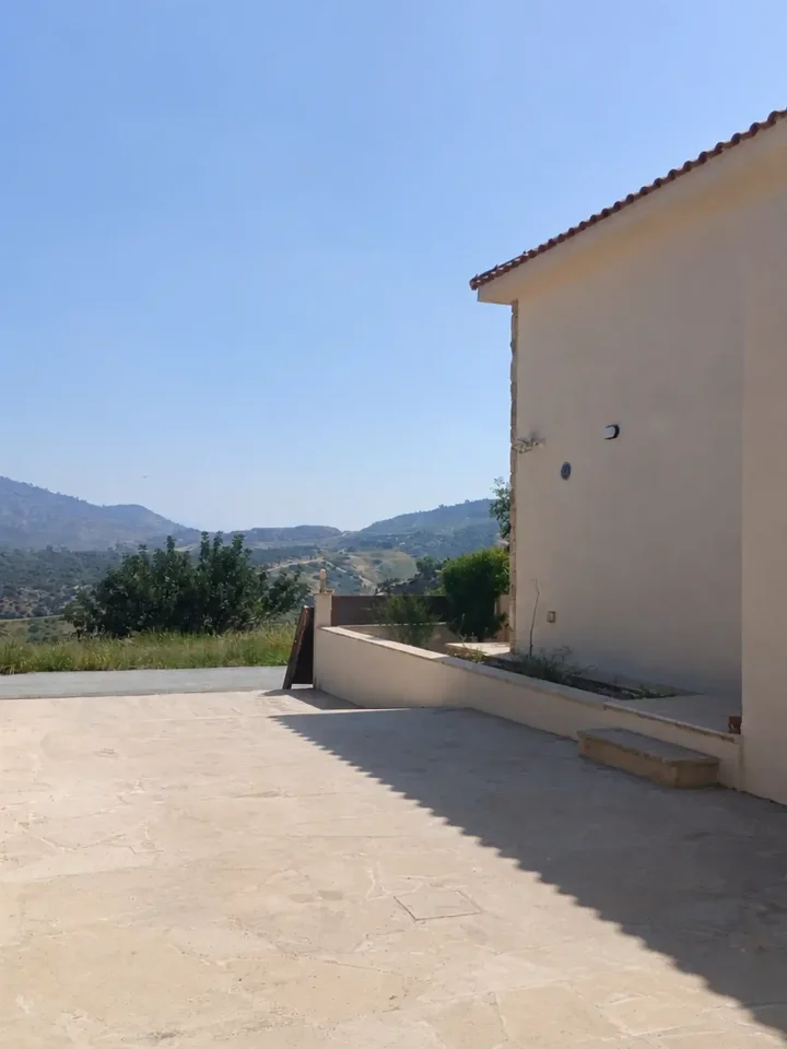 3-bedroom detached house for rent 145 m² in Limassol, Foinikaria