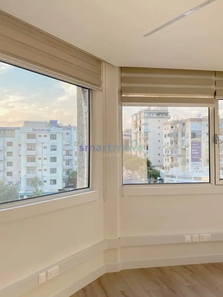 Office 72 m² for rent in Limassol, Limassol - Agia Zoni