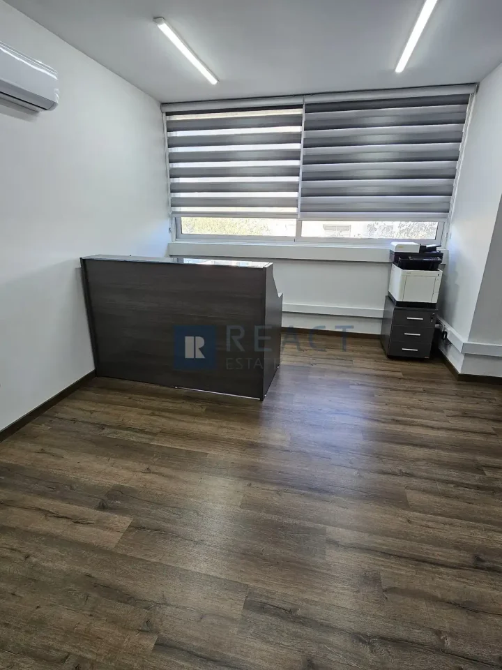 Office 65 m² for rent in Nicosia, Nicosia - Ag. Antonios