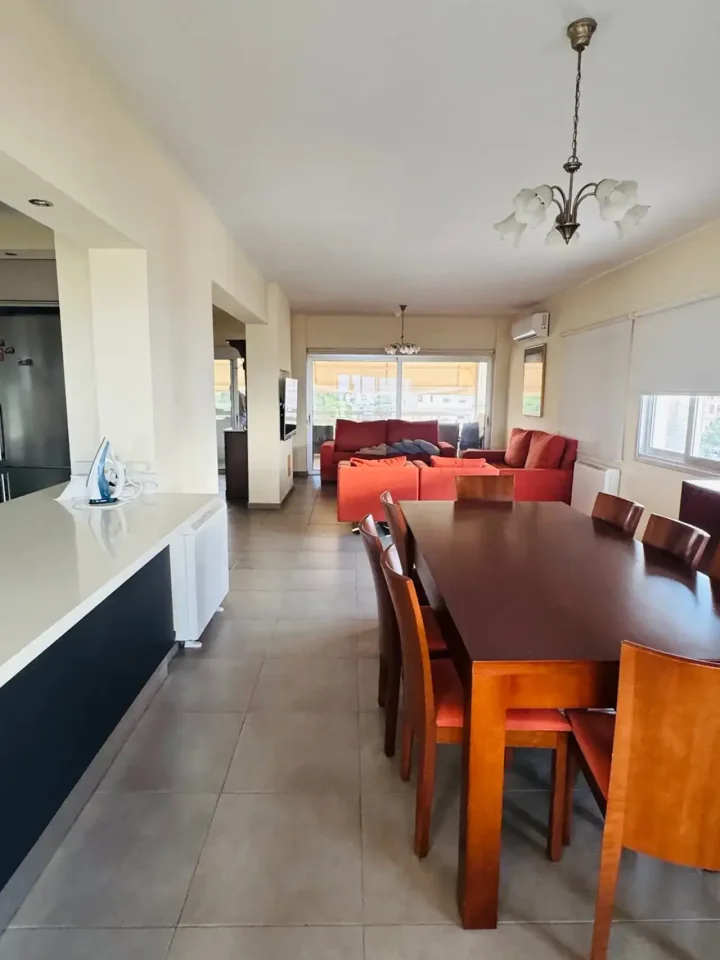 4-bedroom apartments for rent 195 m² in Nicosia, Nicosia - Lykabittos