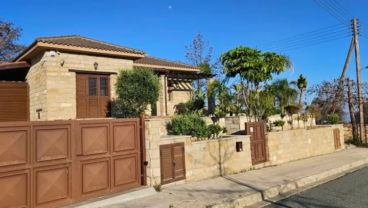 Detached house for rent 150 m² in Limassol, Souni