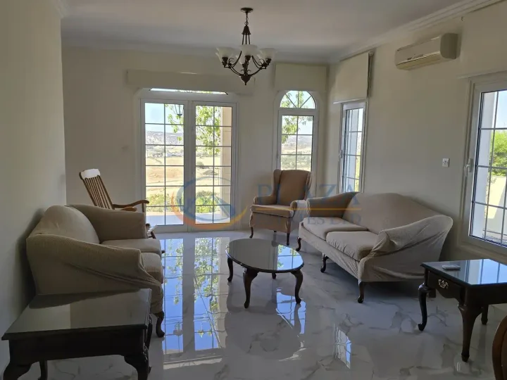 5-bedroom villa for rent 250 m² in Limassol, Monagroulli