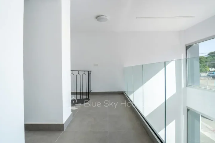 Office 63 m² for rent in Limassol, Limassol - Petrou Kai Pavlou
