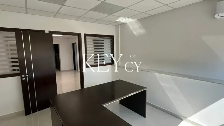 Office 103 m² for rent in Limassol, Limassol - Agia Zoni