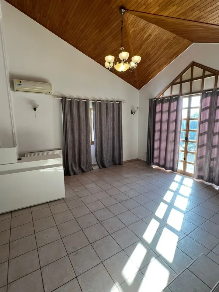 Semi-detached house for rent 325 m² in Limassol, Agios Athanasios