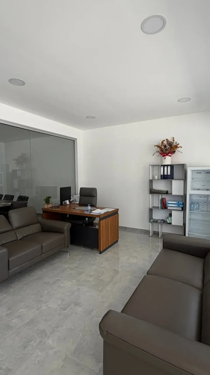 Office 100 m² for rent in Larnaca, Larnaka - Sotiros