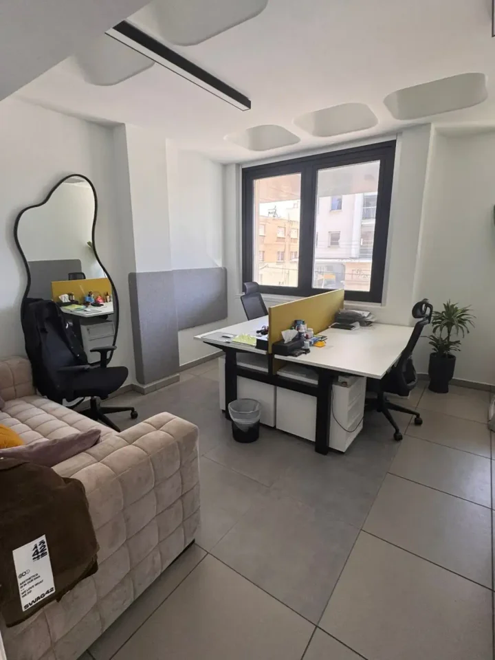 Office 825 m² for rent in Limassol, Limassol - Agios Nicolaos