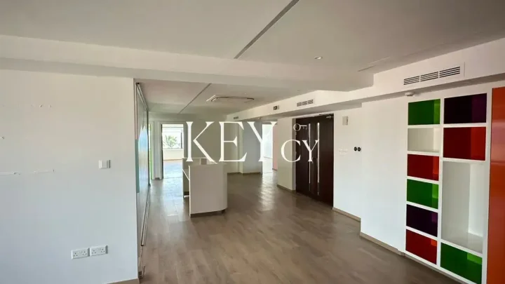 Офис 276 м² в аренду в Limassol, Limassol - Agia Triada
