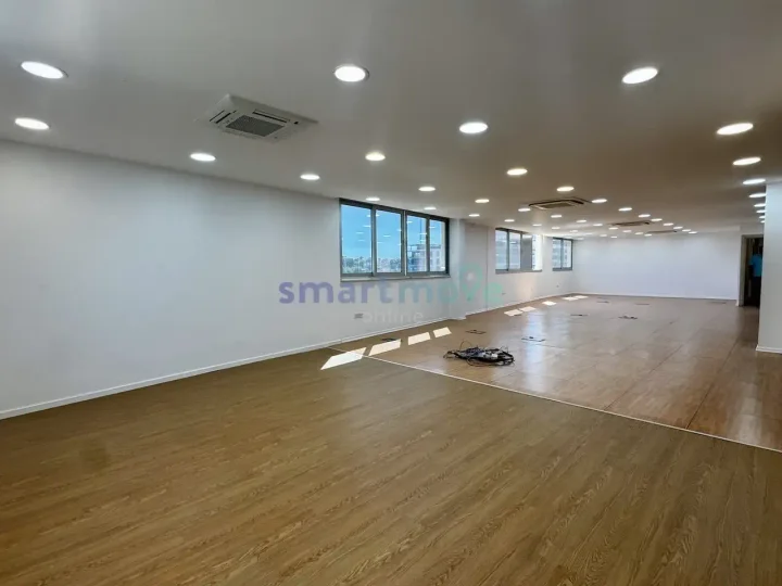 Office 300 m² for rent in Limassol, Agios Athanasios