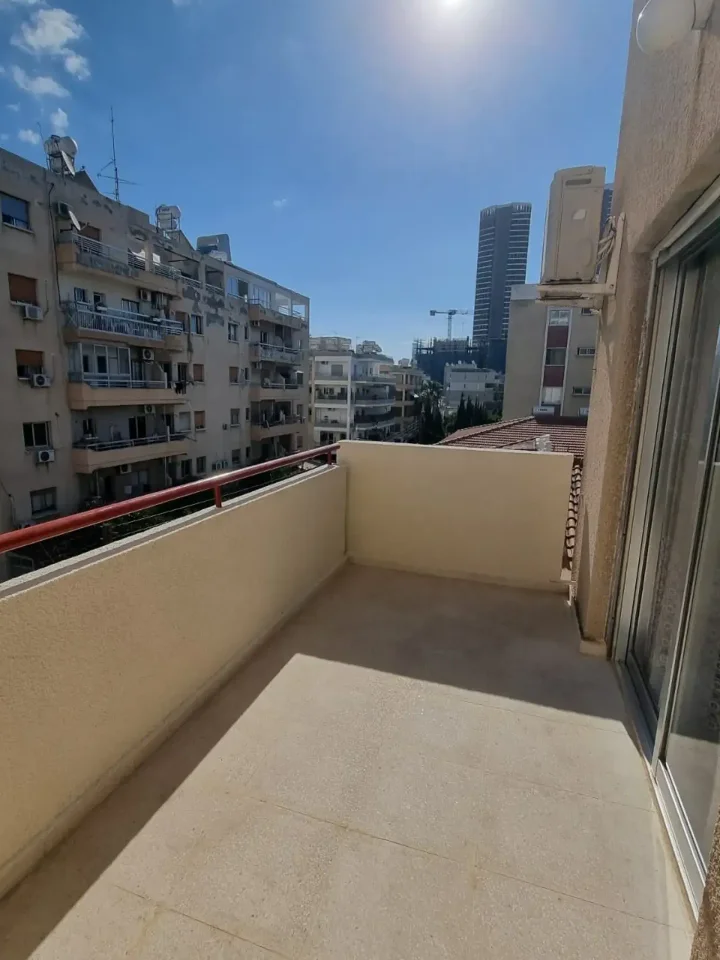 3-bedroom apartments for rent 100 m² in Limassol, Limassol - Neapolis