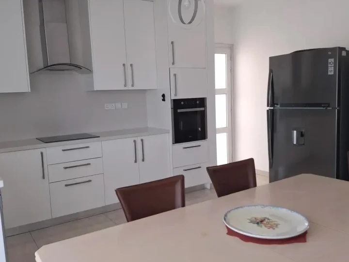 Semi-detached house for rent 185 m² in Limassol, Kato Polemidia
