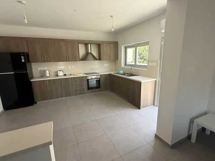 3-bedroom apartments for rent 180 m² in Limassol, Potamos Germasogeias