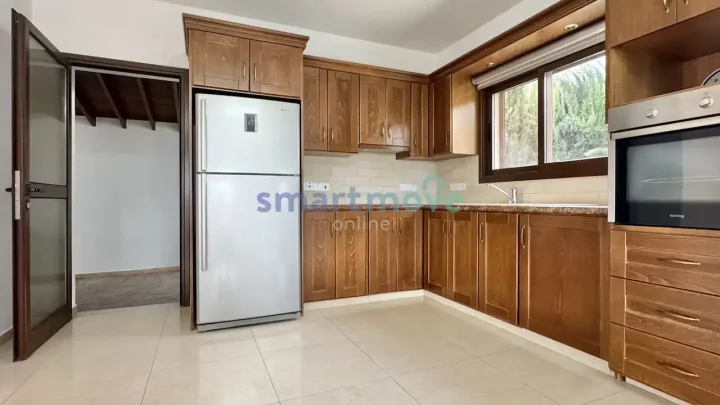 Villa for rent 180 m² in Limassol, Parekklisia