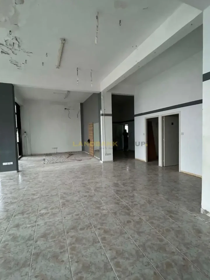 Офис 500 м² в аренду в Nicosia, Egkomi