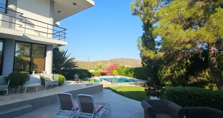 4-bedroom villa for rent 300 m² in Limassol, Palodeia