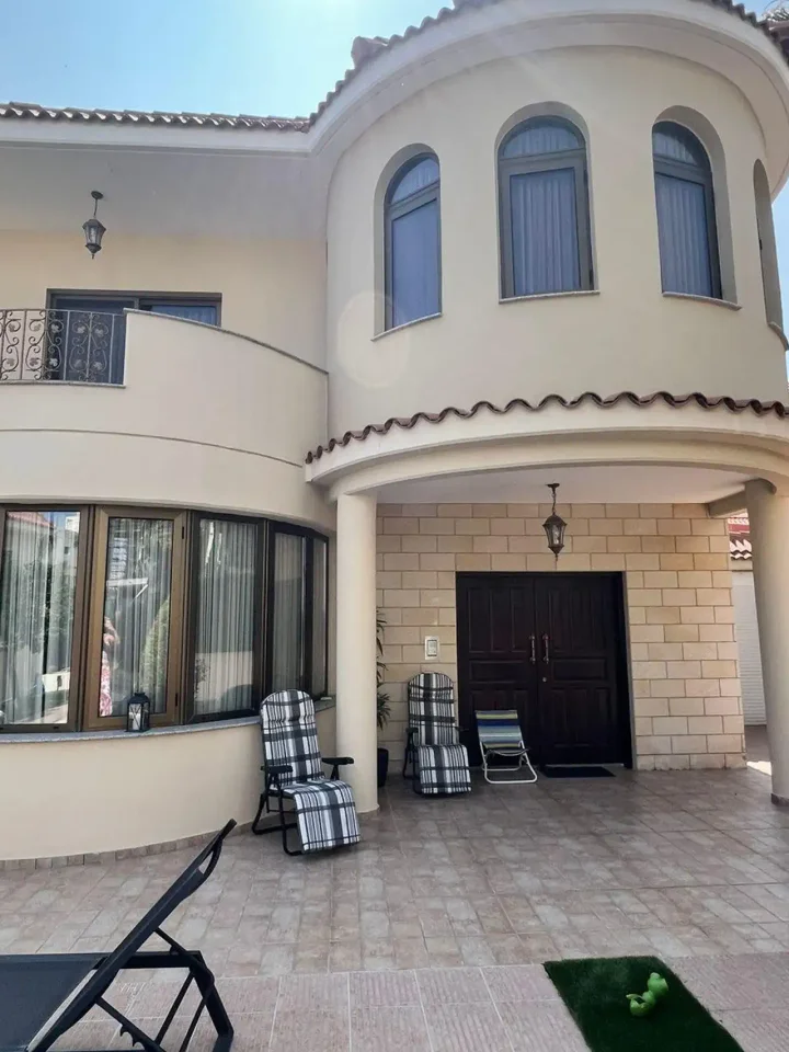 5-спальная вилла в аренду 230 м² в Limassol, Agios Tychon Tourist Area