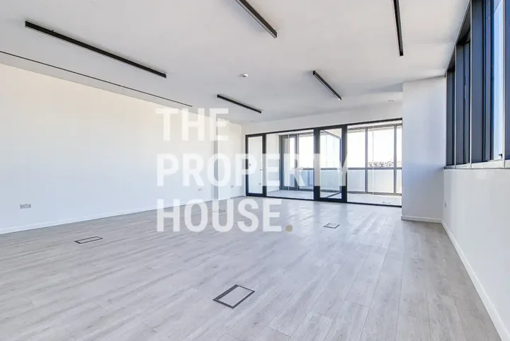 Office 102 m² for rent in Limassol, Limassol - Mesa Geitonia