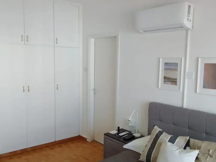 2-bedroom apartments for rent 140 m² in Larnaca, Larnaka - Finikoudes