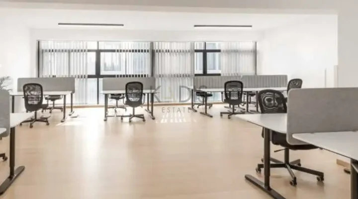 Office 300 m² for rent in Limassol, Limassol - Agia Zoni