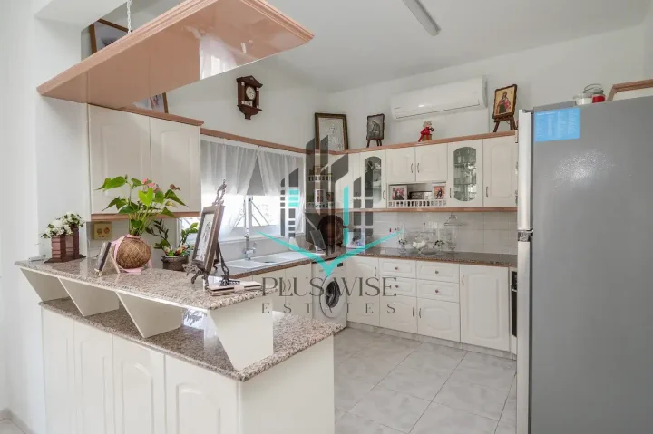 4-bedroom villa for rent 350 m² in Larnaca, Oroklini