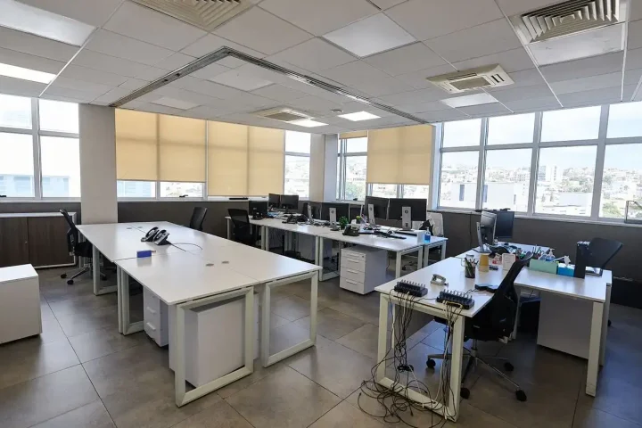 Office 1000 m² for rent in Limassol, Limassol - Kapsalos