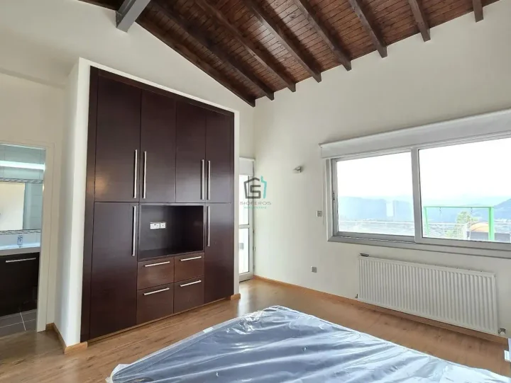 Detached house for rent 280 m² in Limassol, Silikou