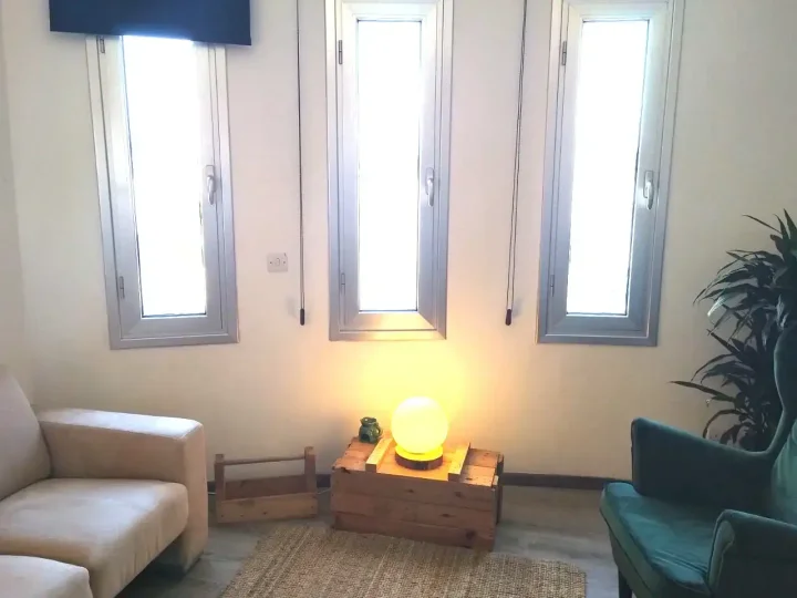 Office 120 m² for rent in Nicosia, Egkomi
