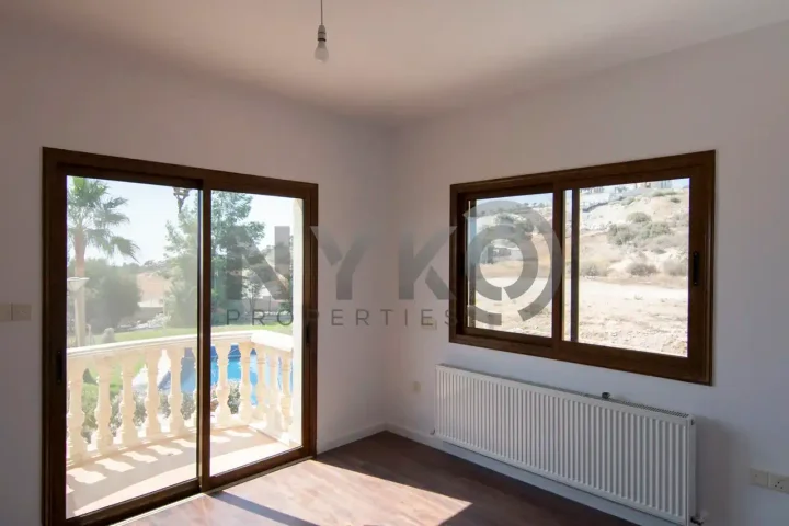 Detached house for rent 300 m² in Limassol, Parekklisia