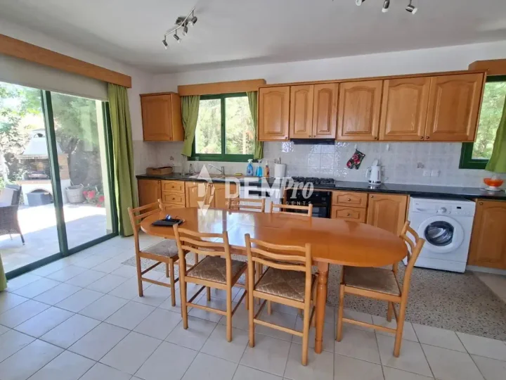 3-bedroom detached house for rent 220 m² in Paphos, Drouseia