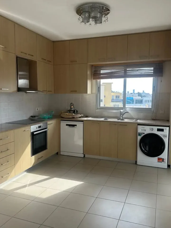 Apartments for rent 130 m² in Limassol, Limassol - Linopetra