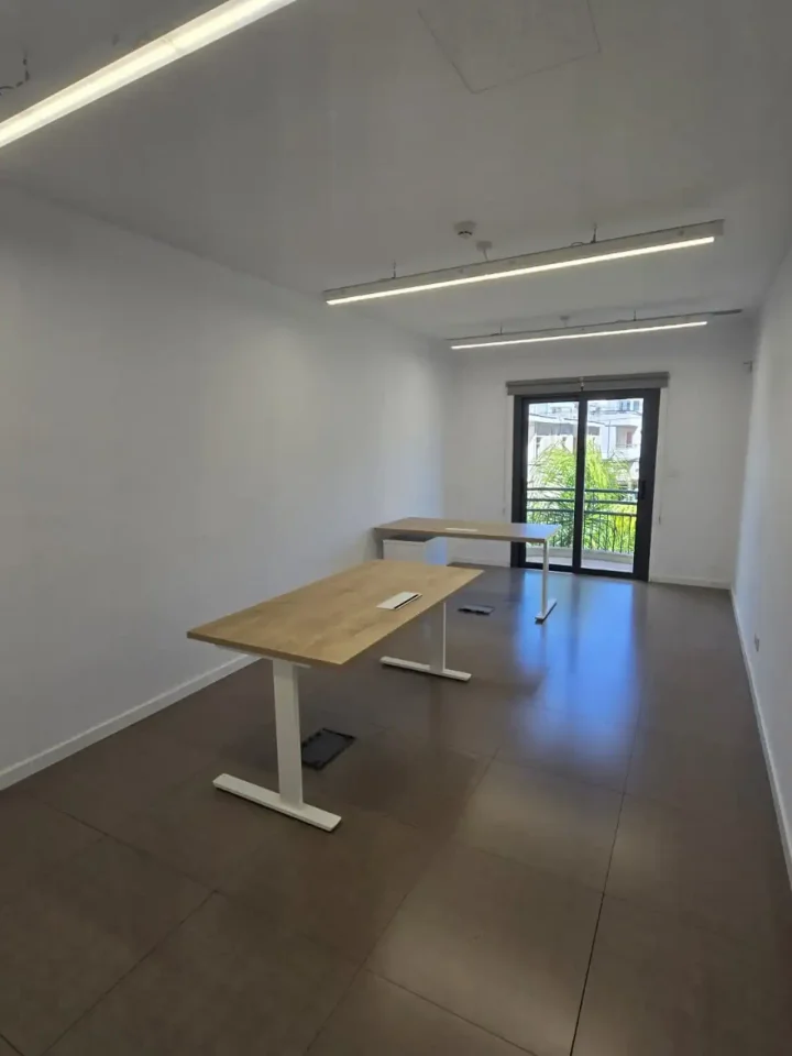 Γραφείο 230 μ² προς ενοικίαση στην τοποθεσία Limassol, Limassol - Katholiki