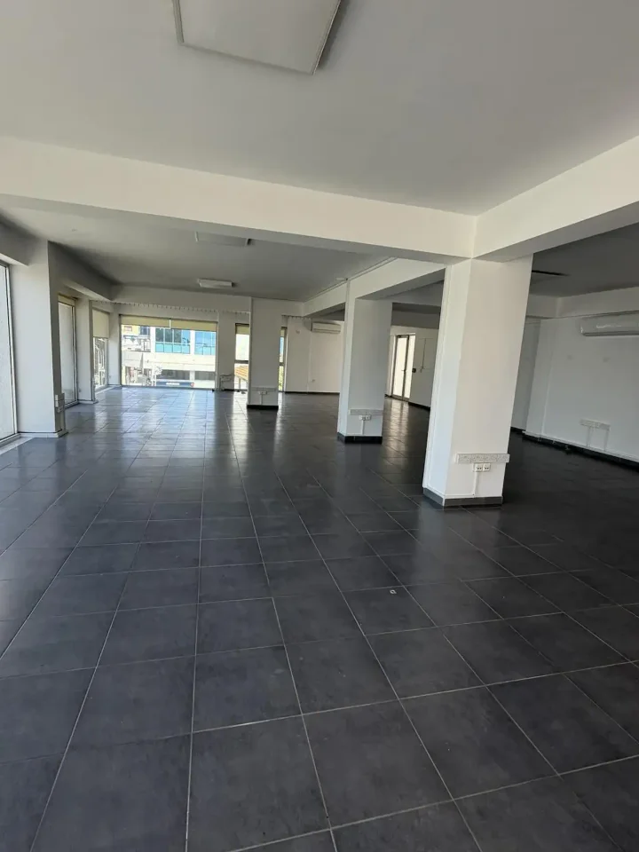 Office 190 m² for rent in Paphos, Paphos - Agios Theodoros
