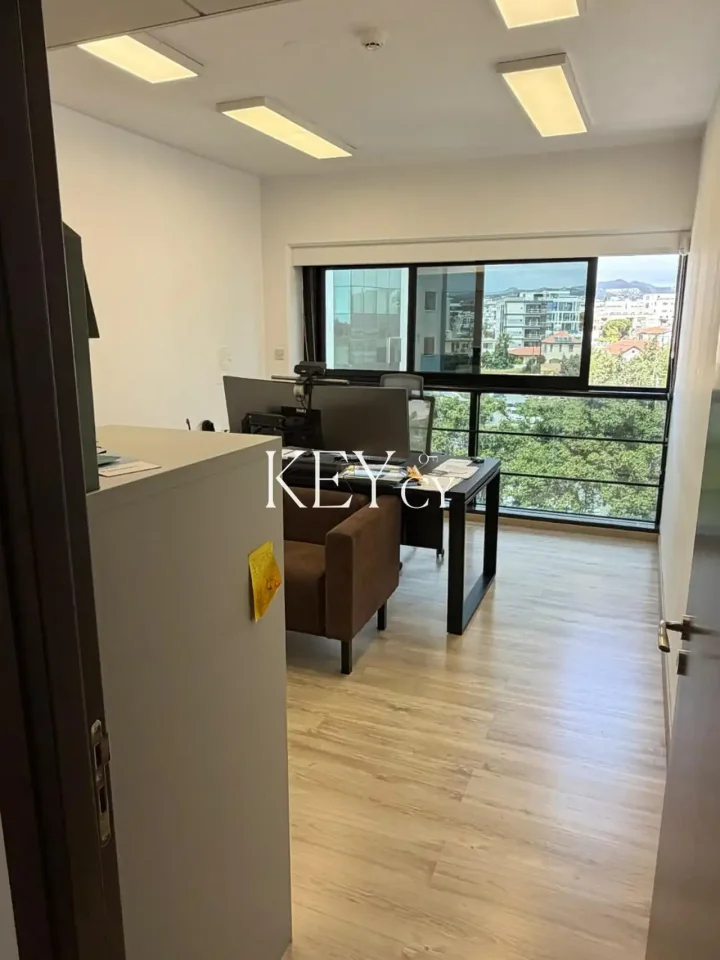 Офис 150 м² в аренду в Limassol, Limassol - Agia Zoni