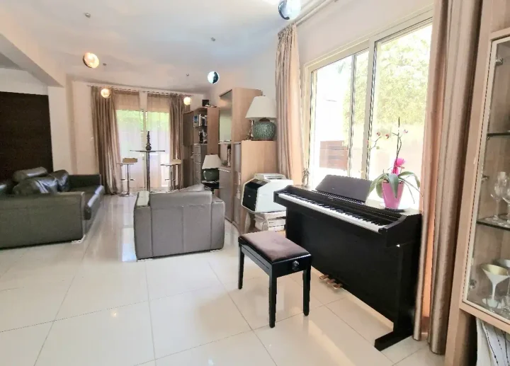 Отдельный дом в аренду 200 м² в Limassol, Mouttagiaka Tourist Area