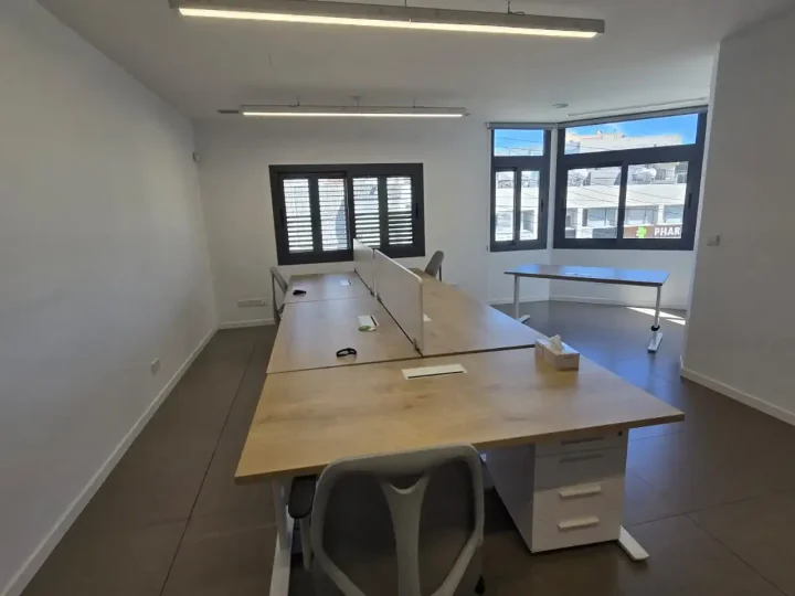 Γραφείο 230 μ² προς ενοικίαση στην τοποθεσία Limassol, Limassol - Katholiki