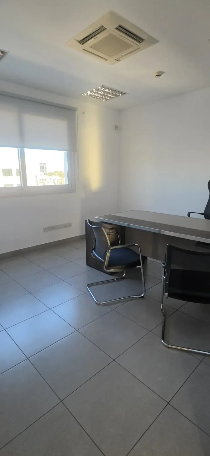 Office 120 m² for rent in Nicosia, Strovolos - Chryseleousa