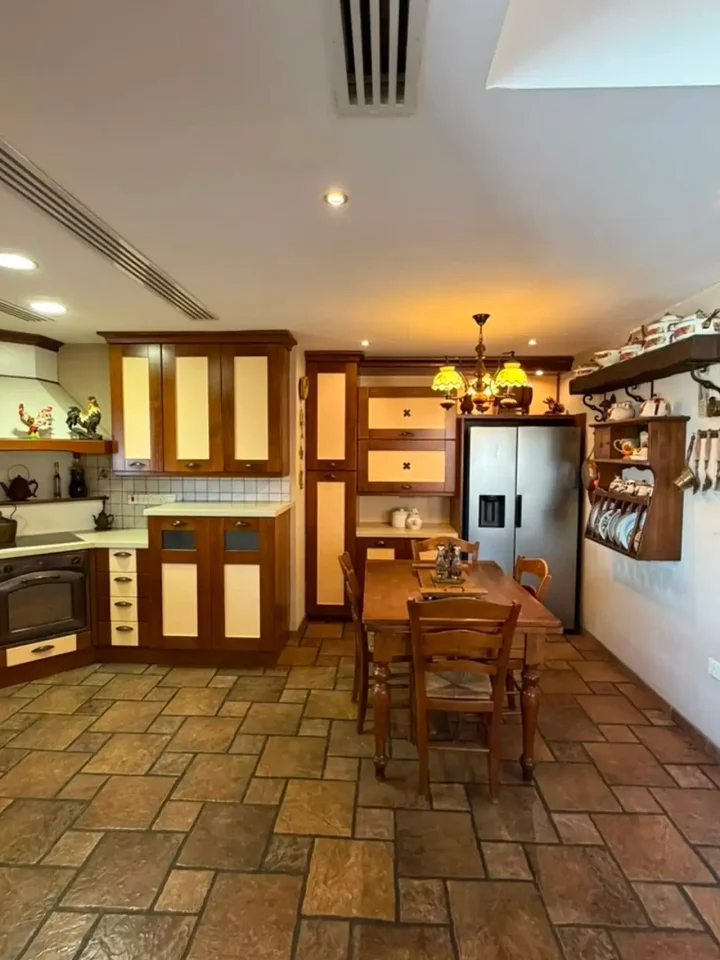 3-bedroom penthouse for rent 179 m² in Larnaca, Larnaka - Skala