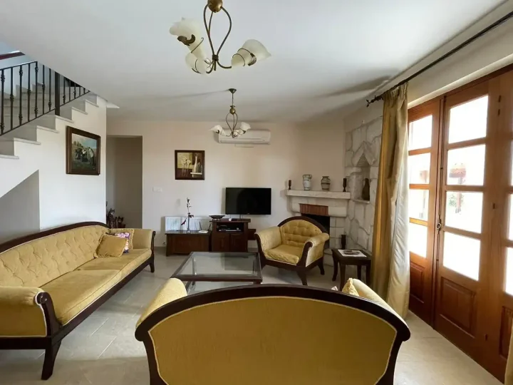4-bedroom villa for rent 170 m² in Paphos, Peristerona Pafou