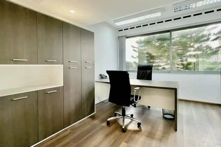 Office 100 m² for rent in Limassol, Limassol - Agios Nicolaos