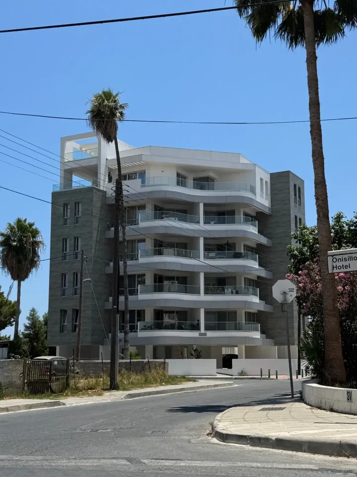 2-bedroom apartments for rent 120 m² in Larnaca, Larnaka - Makenzy