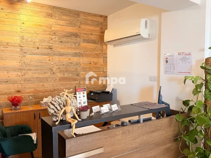 Office 140 m² for rent in Nicosia, Egkomi - Makedonitissa