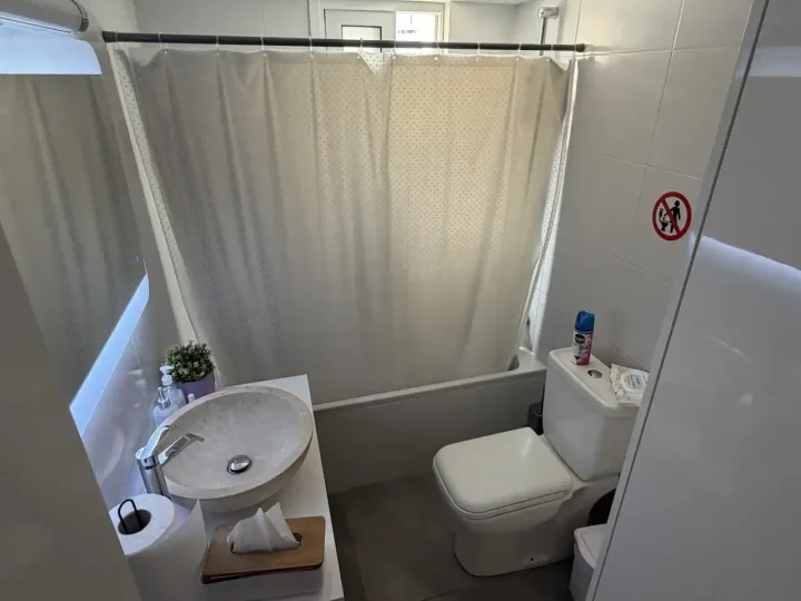 Office 100 m² for rent in Nicosia, Agioi Omologites