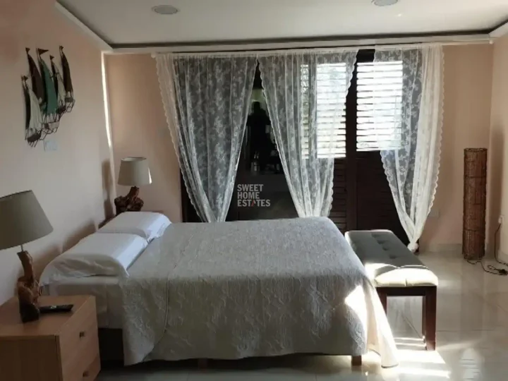 5-bedroom detached house for rent 200 m² in Famagusta, Protaras
