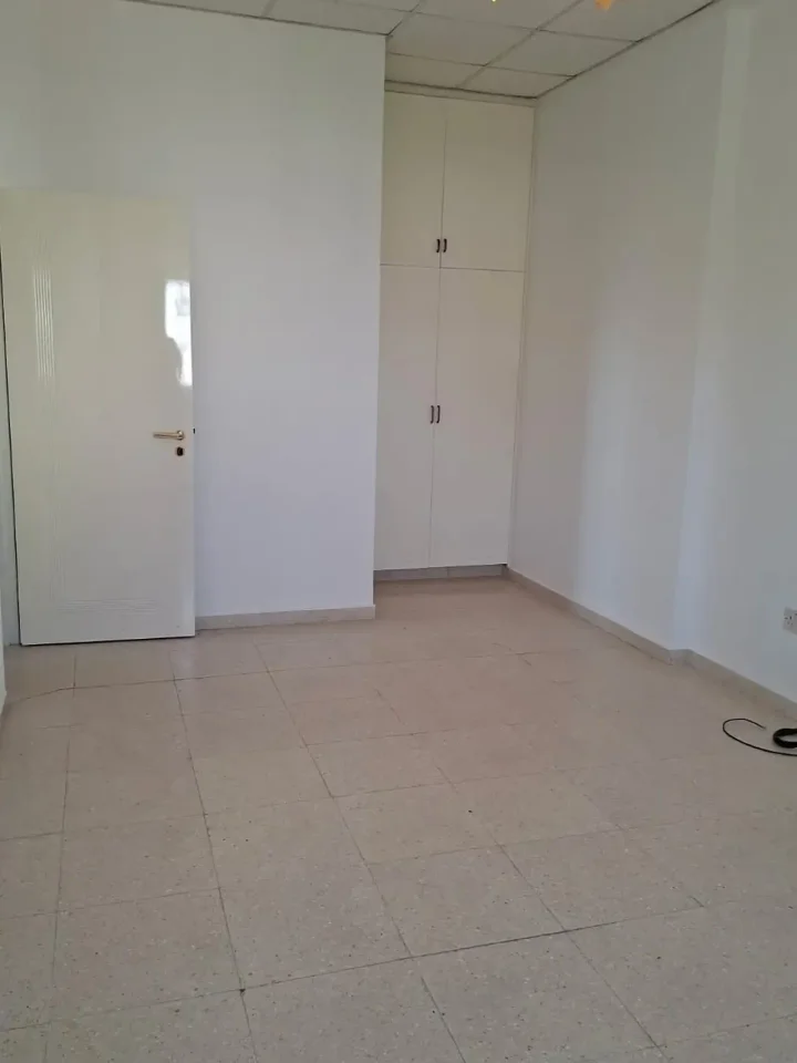 5-bedroom detached house for rent 220 m² in Larnaca, Zygi