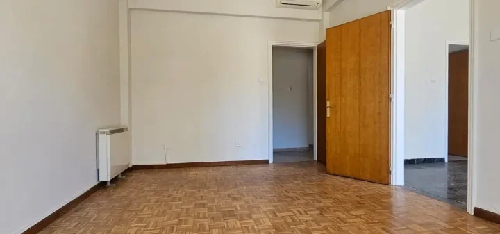 Commercial properties 700 m² for rent in Nicosia, Agioi Omologites