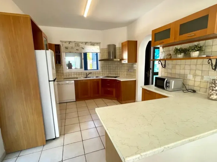 Villa for rent 258 m² in Paphos, Chlorakas