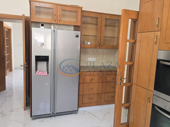 5-bedroom villa for rent 250 m² in Limassol, Monagroulli