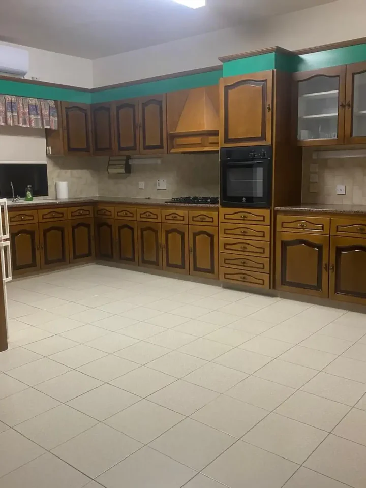 Апартаменты в аренду 300 м² в Limassol, Limassol - Agia Zoni